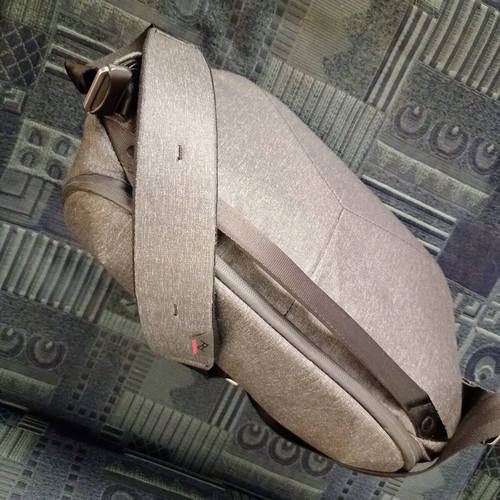 Peak Design Everyday Sling 10L used, crossbody bag black and gray