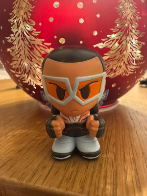 Marvel figure mini like new