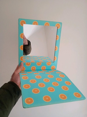 Голям ръчен огледалo Artlife употребяван