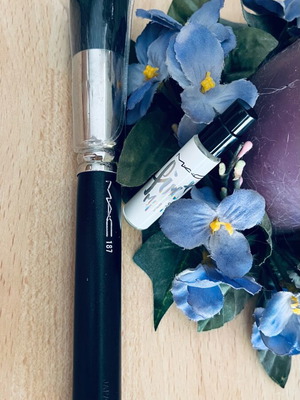 MAC Brush 187 new for powder and blush products