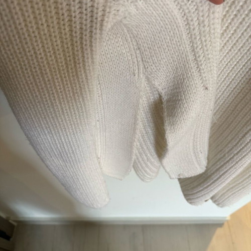 Zini knitted sweater white like new with side openings, size S