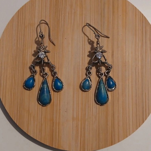Vintage earrings like new