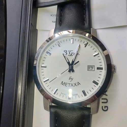Two branded wristwatches like new