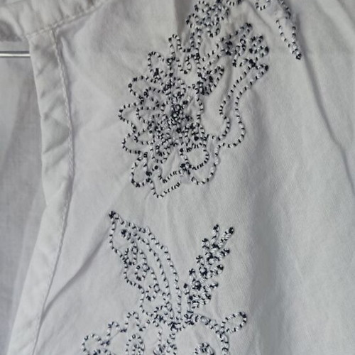 White short-sleeve cotton blouse like new, size 40-42-44