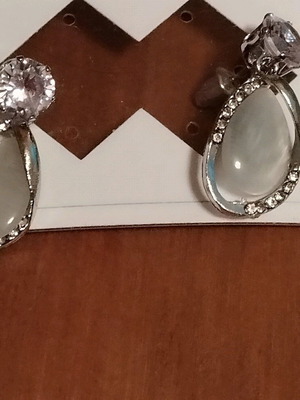Earrings with rhinestones like new, white and silver