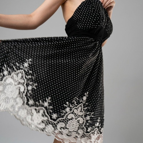 Strapless polka dot dress with white lace, new, size medium