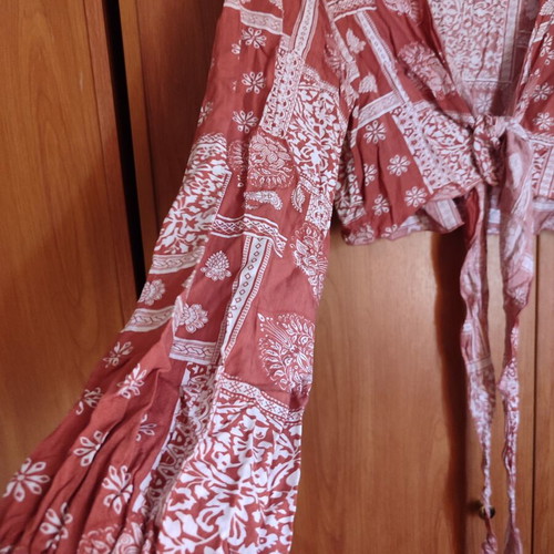 Crop top mindyourstyle new with 3/4 sleeves and tie