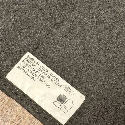 Ford Fiesta St Mk8/8.5 front mats like new, black with blue stitching