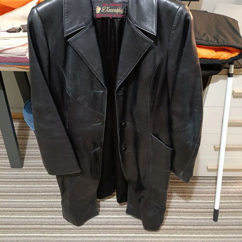 Hountalas leather coat Large like new, black