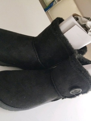 Fur boots new, size 39, black