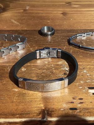 Mixed jewelry set used, made of steel, silver color