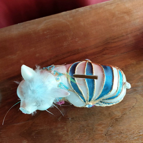 Pig figurine like new