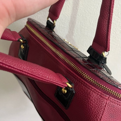 Elisabeth George leather handheld bag with gold details like new