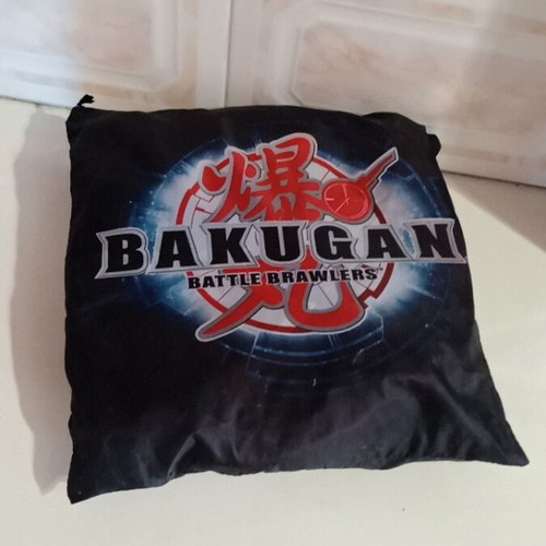 Bakugan fabric playmat like new with carrying case