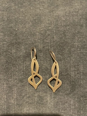 Pilgrim earrings like new, matte finish