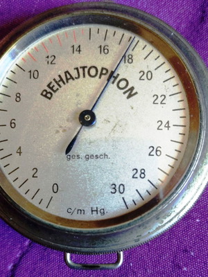 Antikyra used Behajtophon sphygmomanometer