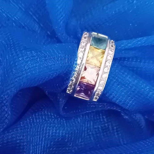 Solid women's silver ring like new with 4 minerals