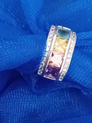 Solid women's silver ring like new with 4 minerals