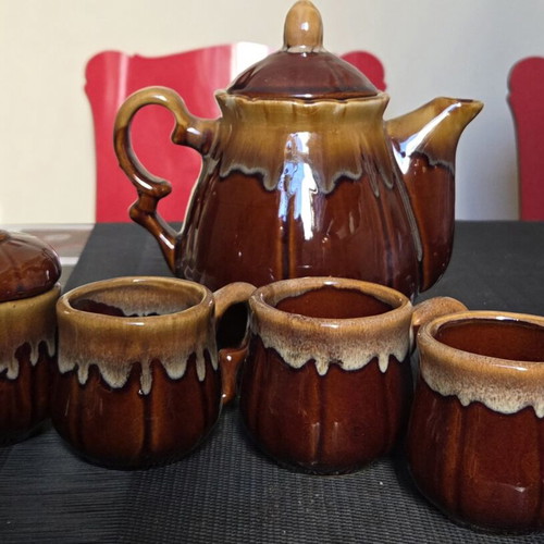 Ceramic tea and coffee set with three cups and sugar jar like new