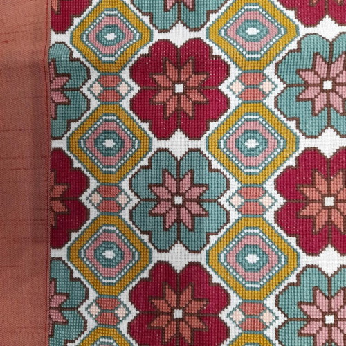 Towel with geometric pattern and daisies new