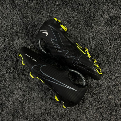 Nike Zoom Vapor 15 Academy football cleats like new, size 43, black