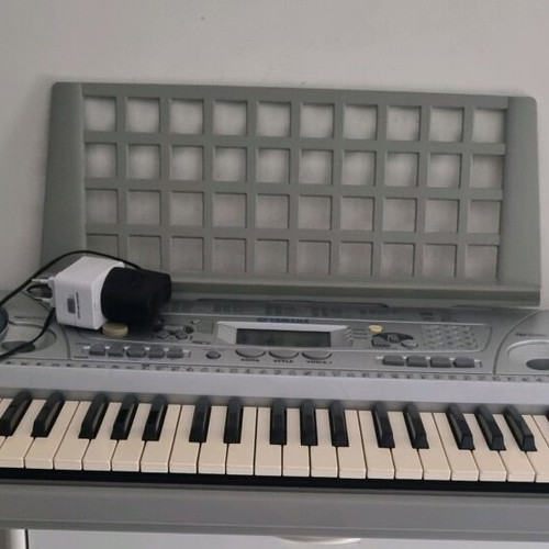 Yamaha Psr-275 portable digital music keyboard like new
