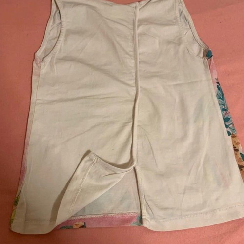 Zara Girls Top size 7 with colorful tropical parrot pattern like new