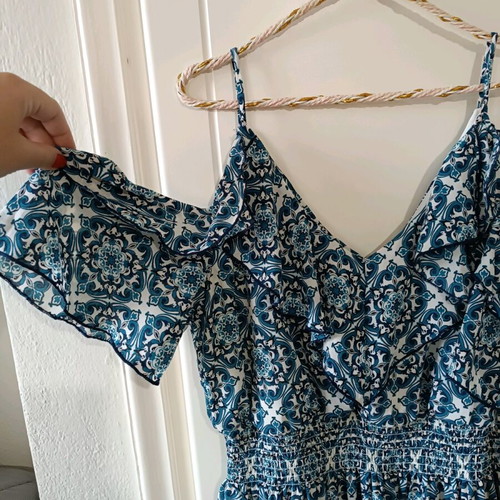 Women's maxi printed dress like new, white and blue, size L
