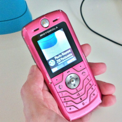 Motorola L6 used pink classic phone with camera