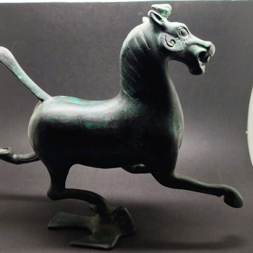 Bronze replica of the Flying Horse of Gansu like new