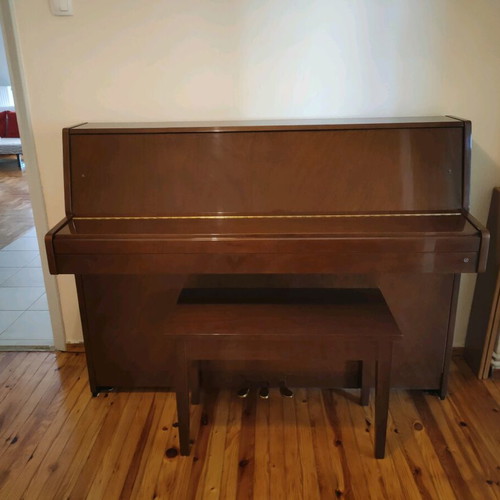 KAWAI piano like new with stool