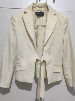 BCBG Maxazria short jacket size Medium, beige