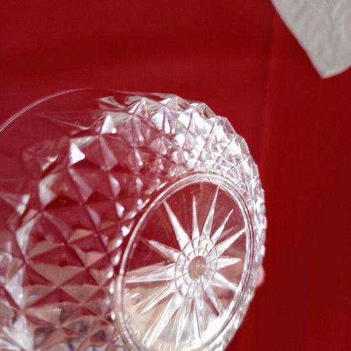 Small glass bowl with star design like new