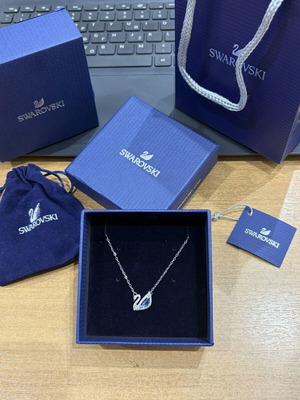 Κολιέ Swarovski καινούργιο, ασημί χρώμα