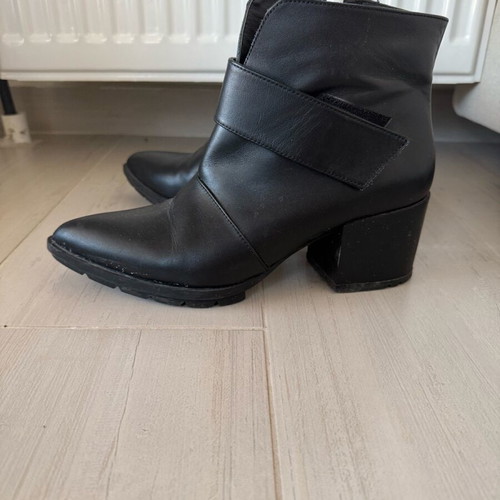 Glamazons leather ankle boots used, size 39, black