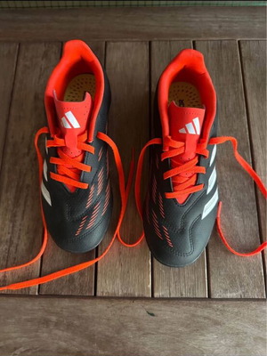 Adidas kids' football shoes size 36 like new, black and red
