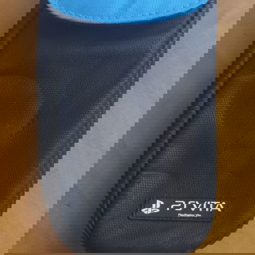 Калъф за PS Vita употребяван с износвания и петно
