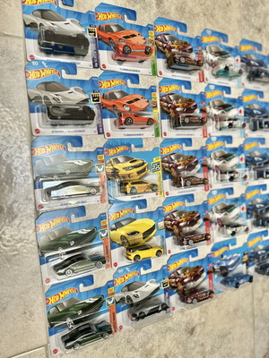 Mainline Hot Wheels toy car set, new, 24 pieces