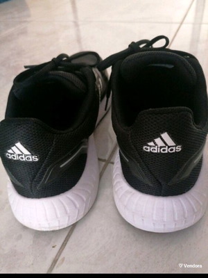 Αθλητικά παπούτσια Adidas μαύρα σαν καινούργια, μέγεθος 40