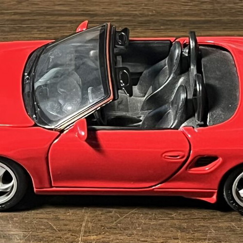 Porsche Boxster 1:24 collectible metal model like new, red
