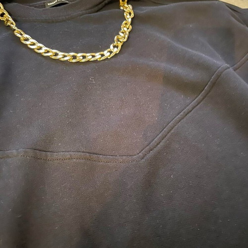 Black sweatshirt with detachable chain like new, size M