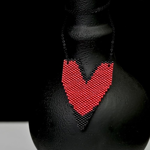Strast jewelry set custom made with necklace and earrings in black and red