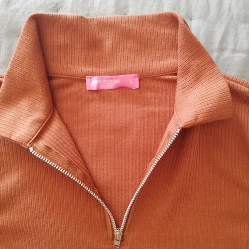Pink Woman brown fitted t-shirt size S like new