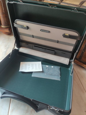 Samsonite Briefcase new condition
