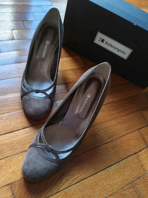 Kalogirou leather pumps used, size 37, brown, suede texture