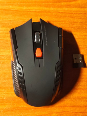 Gaming mouse 5 buttons, 4000 dpi like new