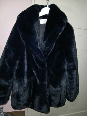 Γουνάκι H&M μαύρο 122-128cm σαν καινούργιο