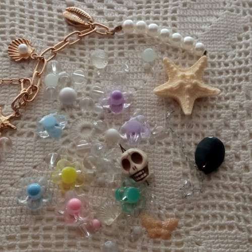 Craft and jewelry supplies like new, assorted