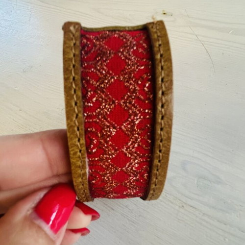Diesel leather bracelet like new, brown and red fabric