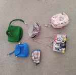 Wallets knitted and plastic like new, assorted